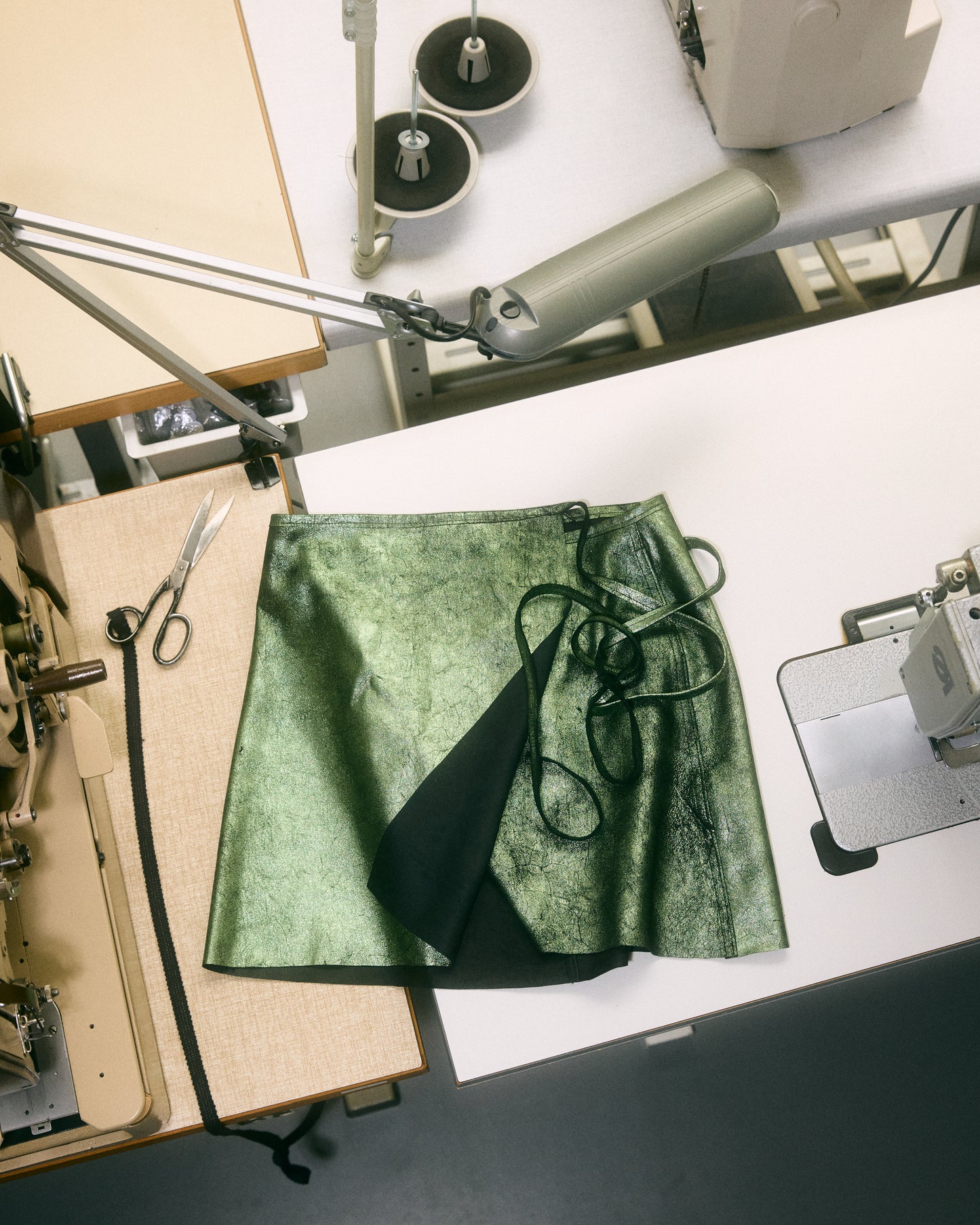 Násti [star] skirt metallic green