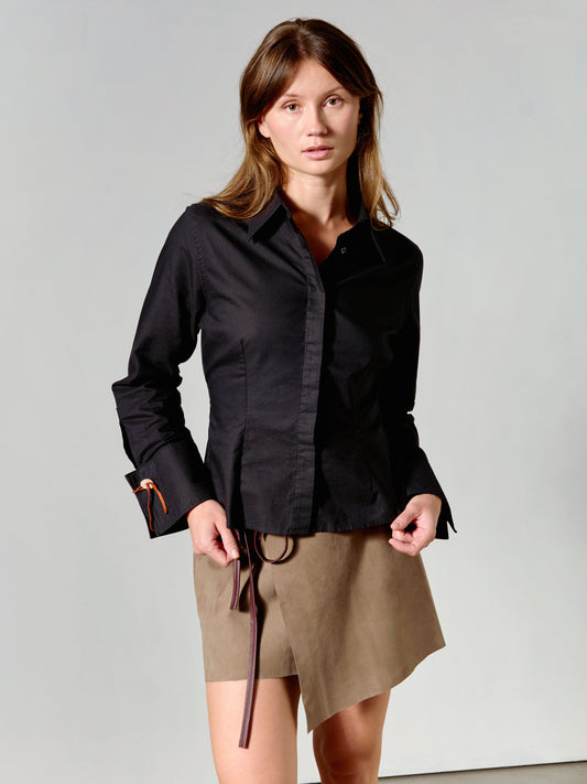 Áhkku [grandma] womens shirt black