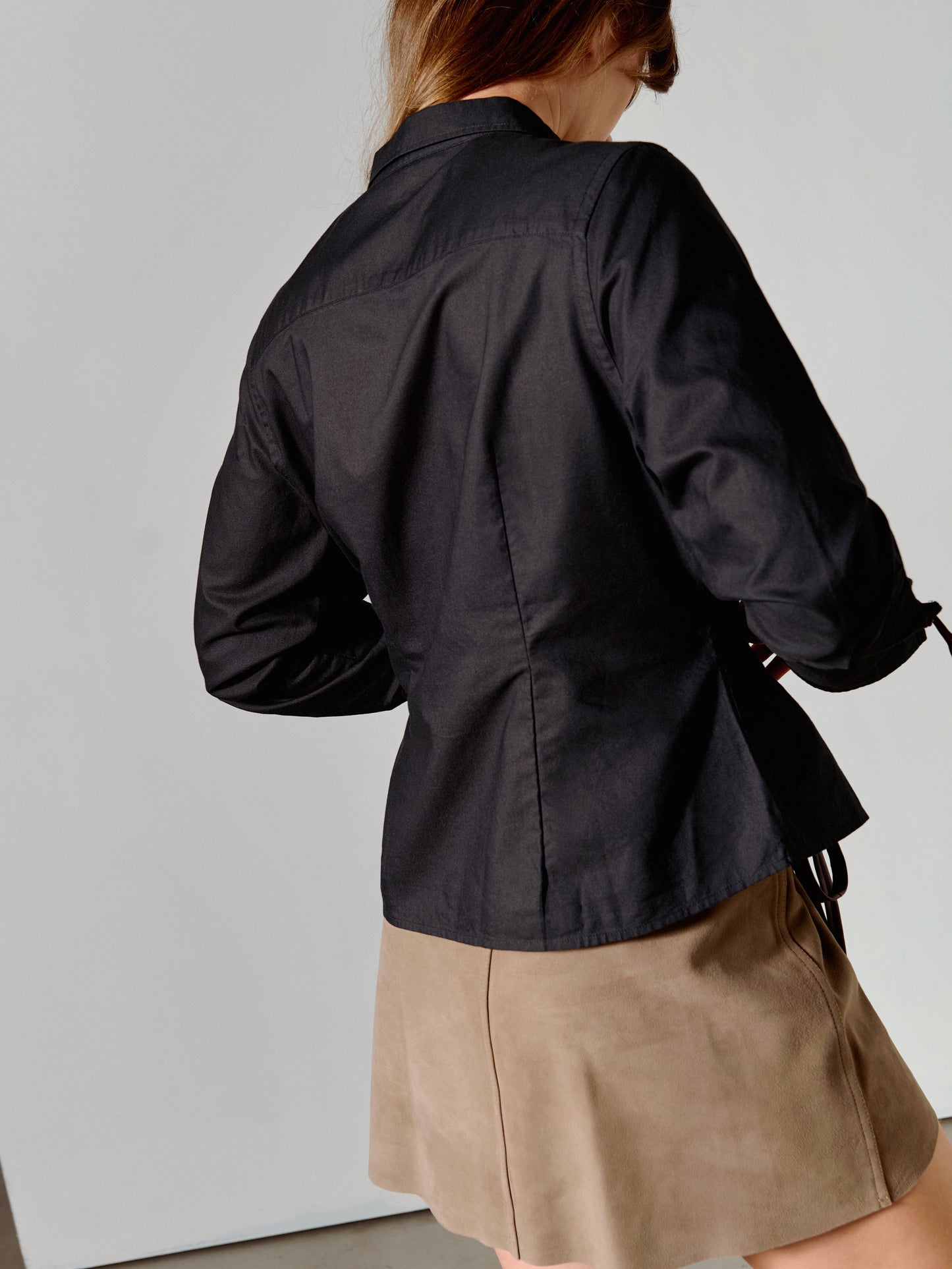 Áhkku [grandma] womens shirt black